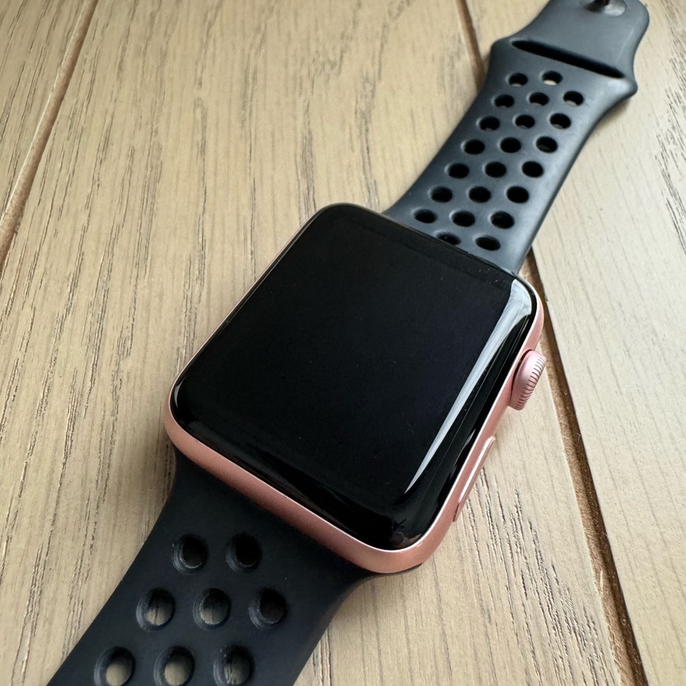 Apple Watch Series 2 42mm Aluminum Case - good condition